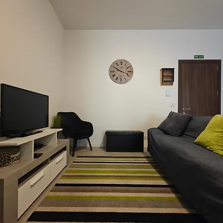 Modern & Spacious 2br With Balcony In