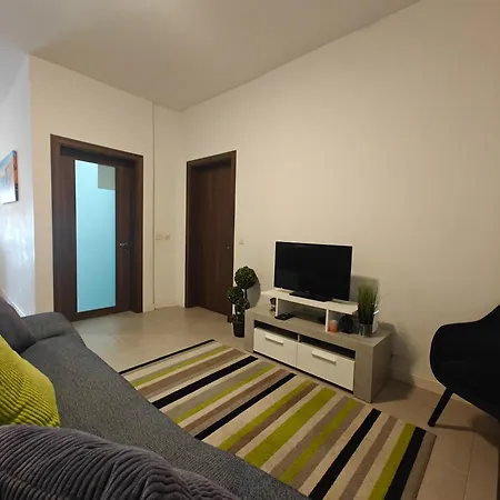 Modern & Spacious 2br With Balcony In *