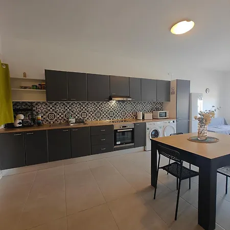 Modern & Spacious 2br With Balcony In Birkirkara
