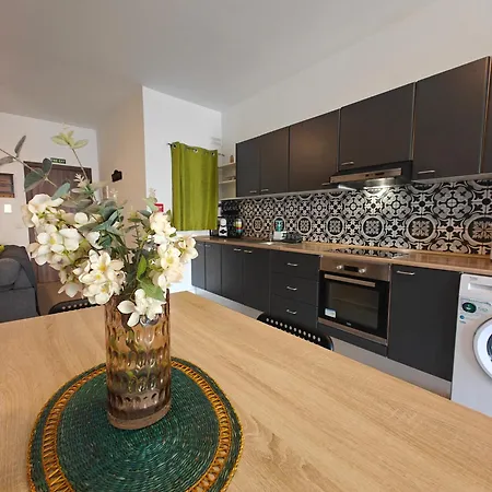 Modern & Spacious 2br With Balcony In *
