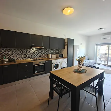 Modern & Spacious 2br With Balcony In *