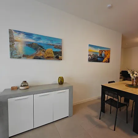 Modern & Spacious 2br With Balcony In *