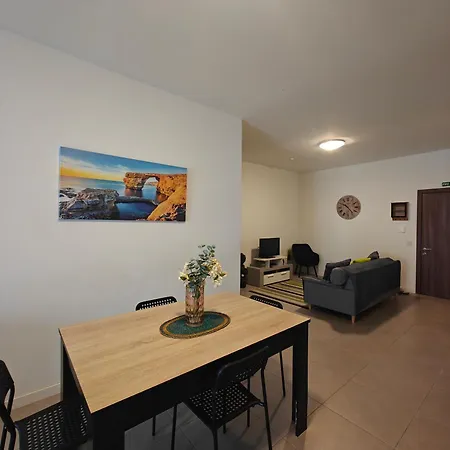 Apartment Modern & Spacious 2br With Balcony In Birkirkara