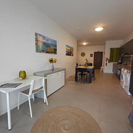 Apartment Modern & Spacious 2br With Balcony In Birkirkara