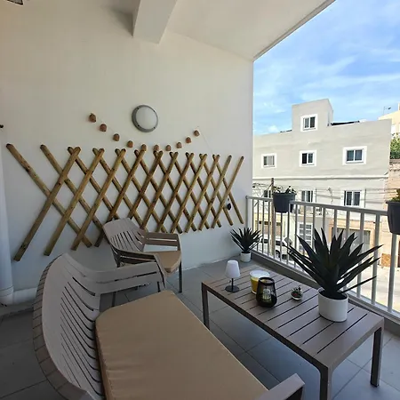 Apartment Modern & Spacious 2br With Balcony In Birkirkara