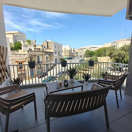 Apartment Modern & Spacious 2br With Balcony In Birkirkara