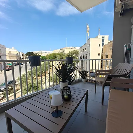 Modern & Spacious 2br With Balcony In Apartment Birkirkara