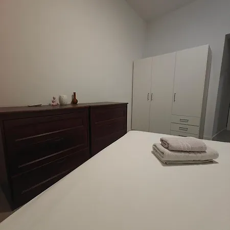 Modern & Spacious 2br With Balcony In Apartment *