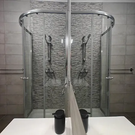 Modern & Spacious 2br With Balcony In
